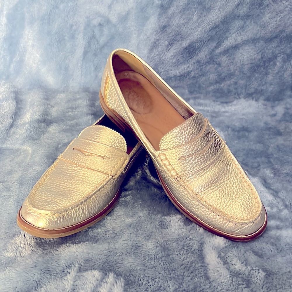 Platinum leather Sperry penny loafers. Size 9. Worn twice.